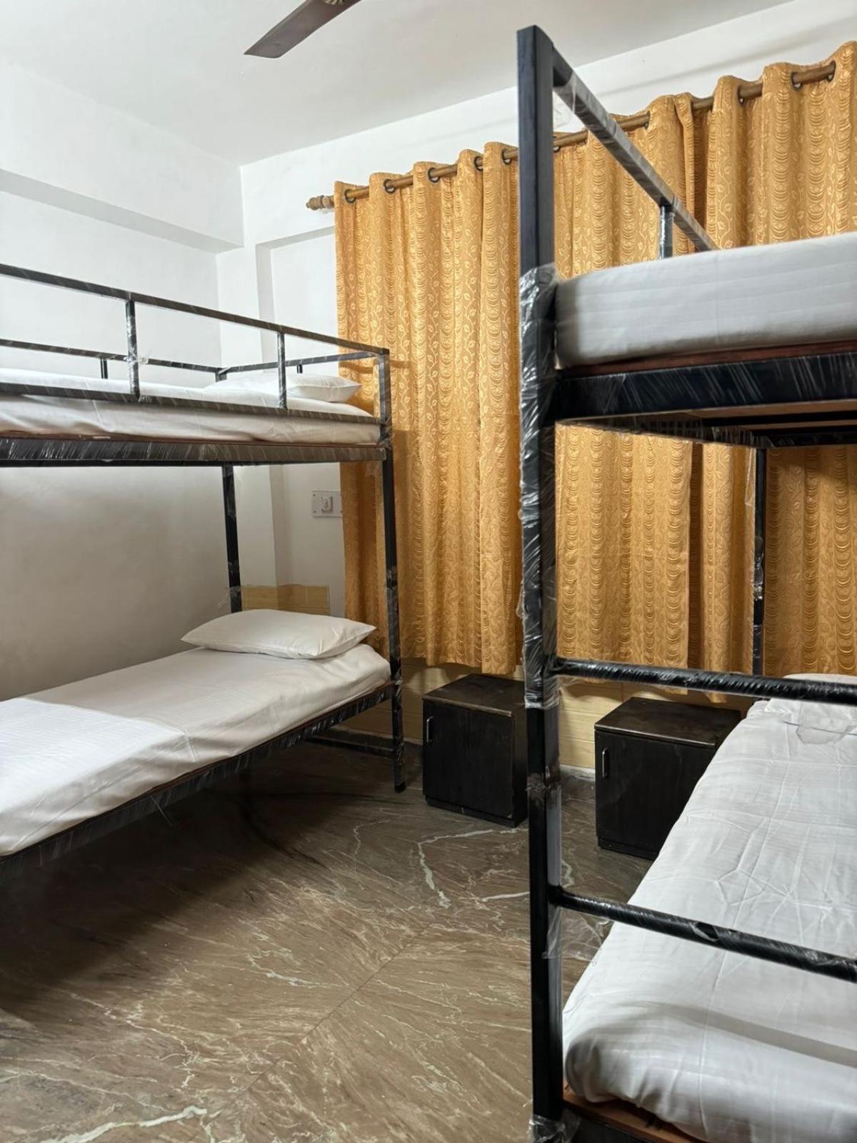 Sattva Cafe And Motel Ришикеш Экстерьер фото